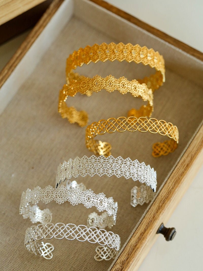 Lace Pattern Diamond Open Bangle - floysun