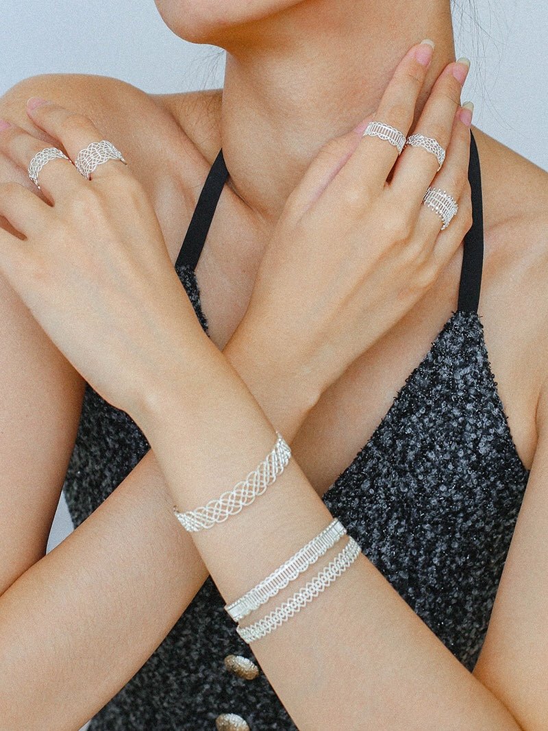 Lace Pattern Diamond Open Bangle - floysun