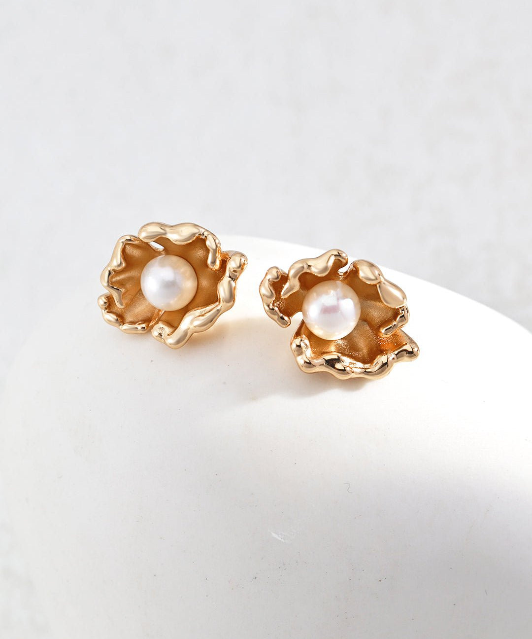 Large Petal Wrapped Pearl Stud Earrings - floysun