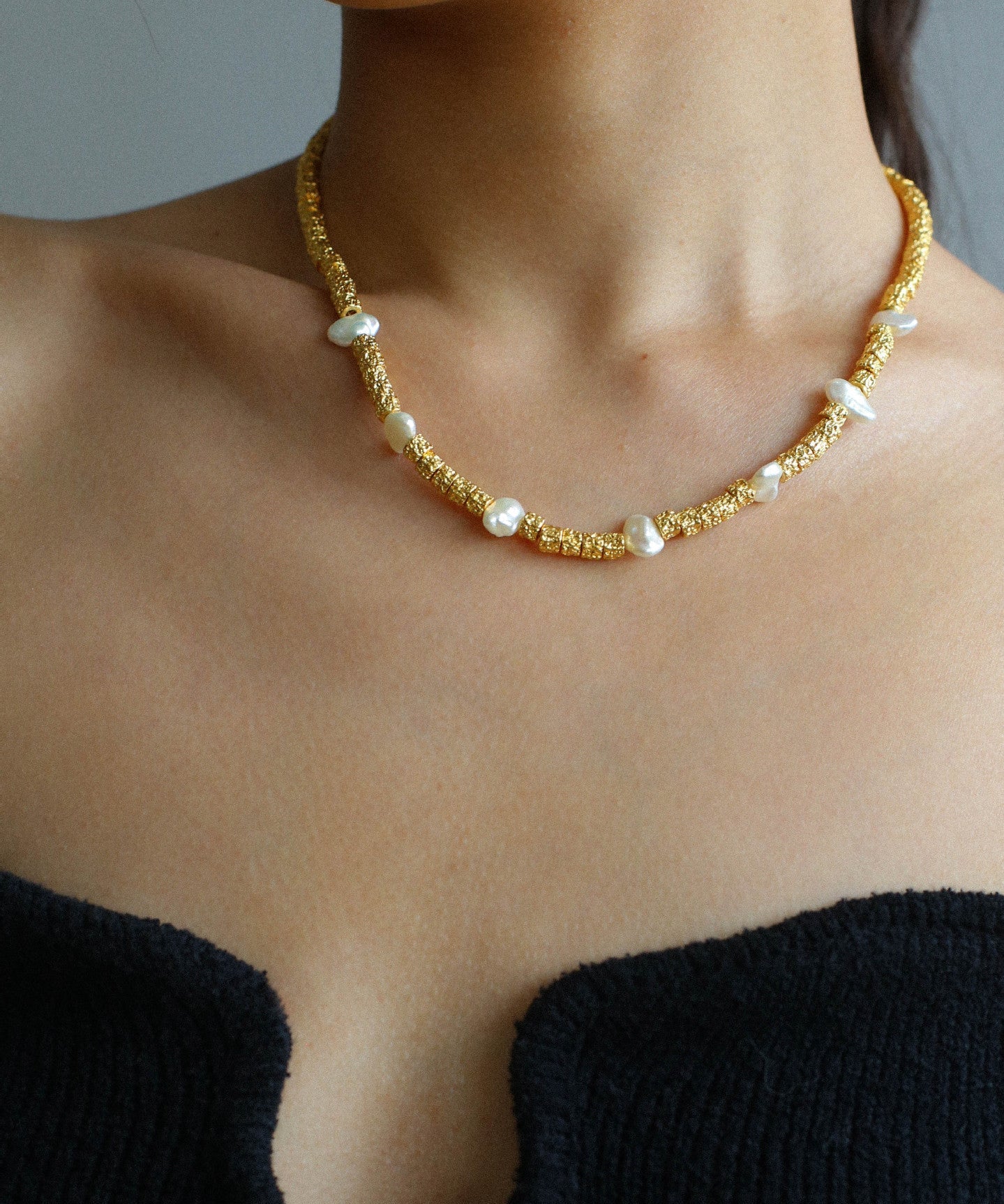 Lava Metal Fragment and Baroque Pearl Beaded Necklace - floysun