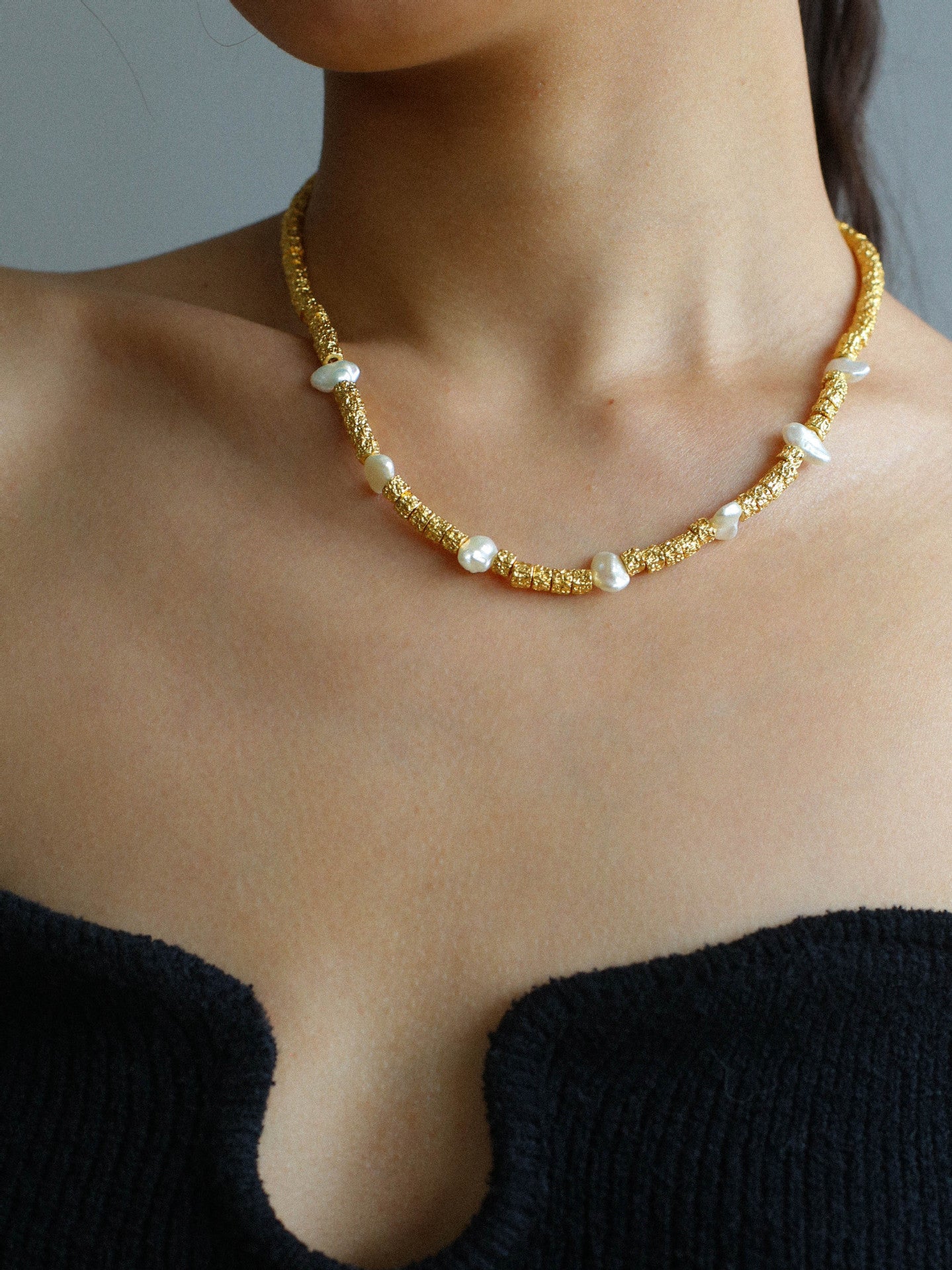 Lava Metal Fragment and Baroque Pearl Beaded Necklace - floysun