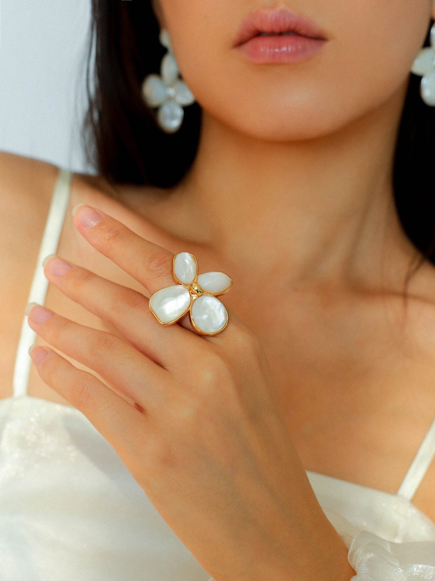 Lilac Blossom White & Gray Mother - of - Pearl Elegant Ring - floysun