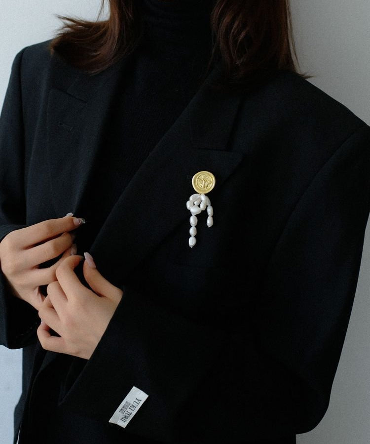 Matte Embossed Bee Badge Brooch - floysun