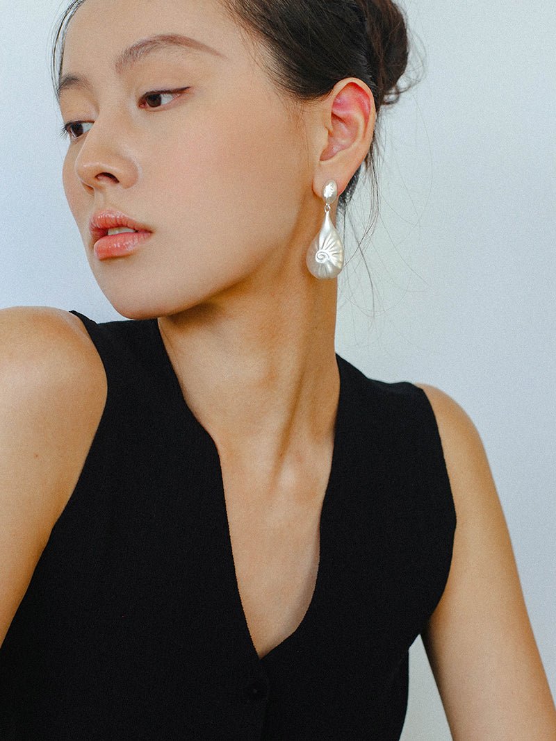 Matte Silver Conch Statement Drop Earrings - floysun