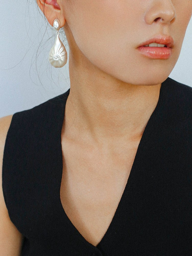 Matte Silver Conch Statement Drop Earrings - floysun