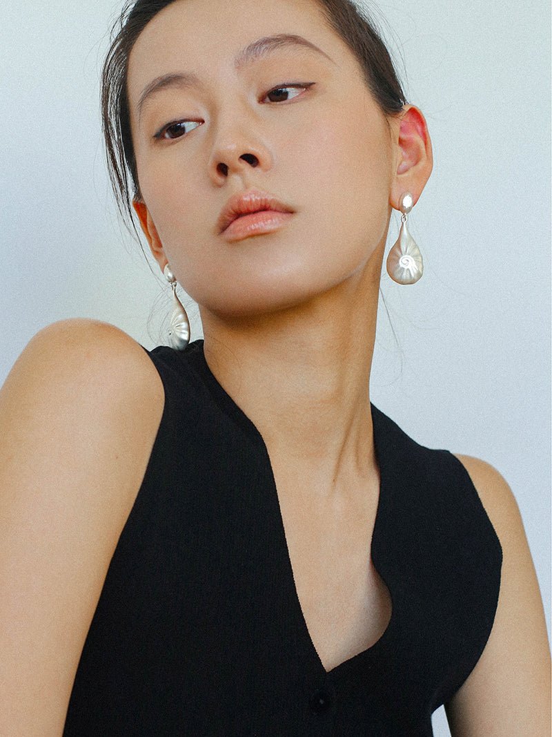 Matte Silver Conch Statement Drop Earrings - floysun