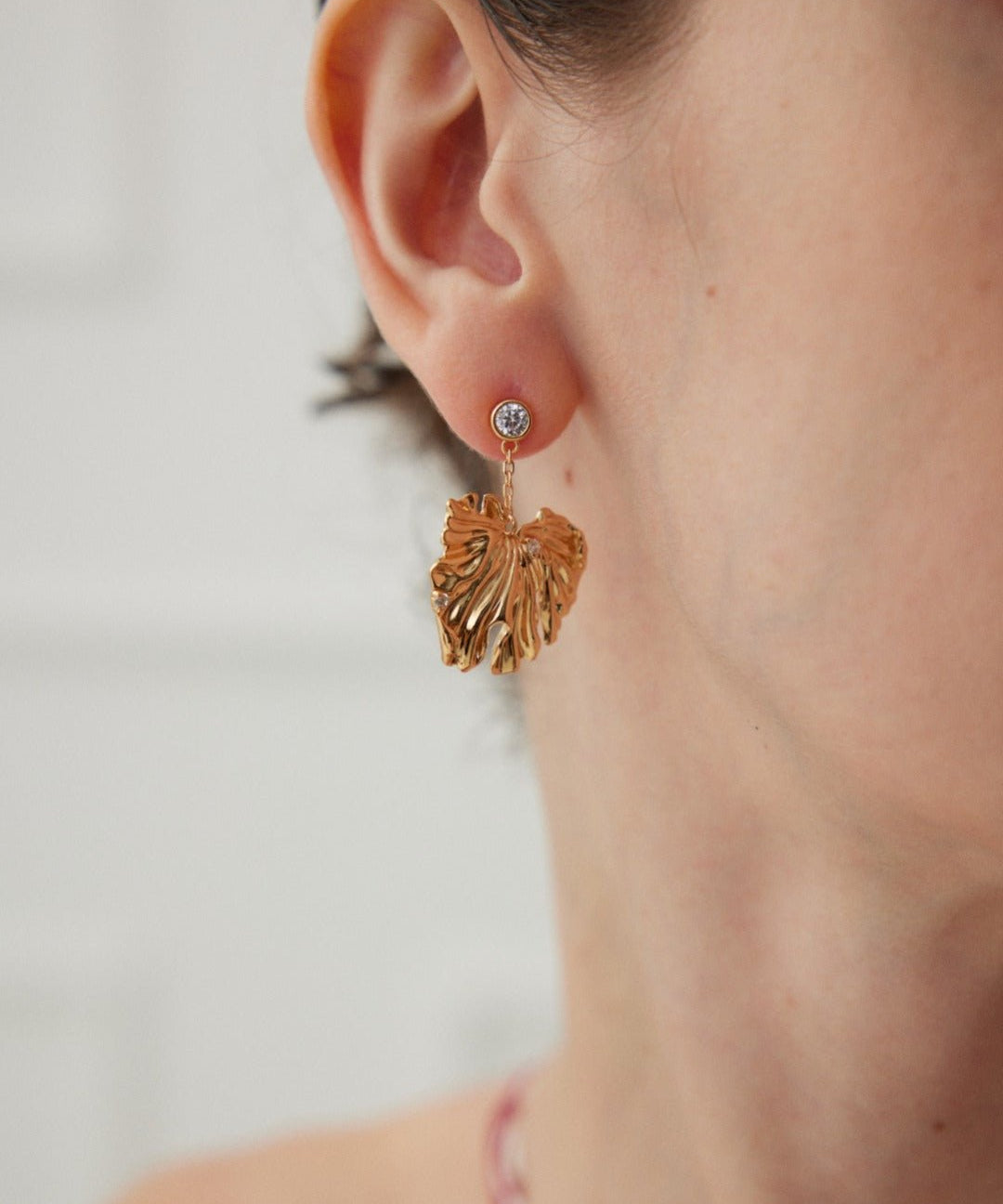 Metallic Wrinkled Zircon Drop Earrings - floysun