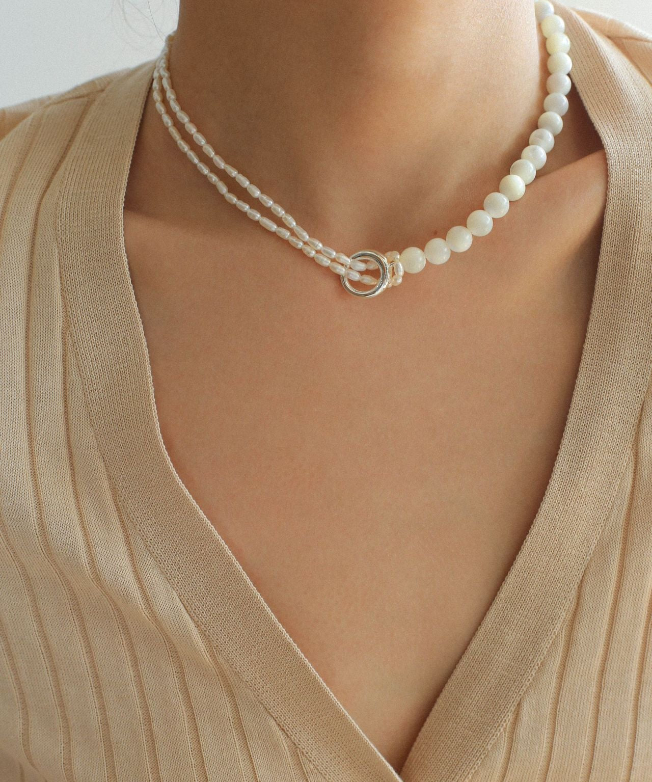 Millet Pearl and White Mother - of - Pearl Beaded Choker Necklace - floysun