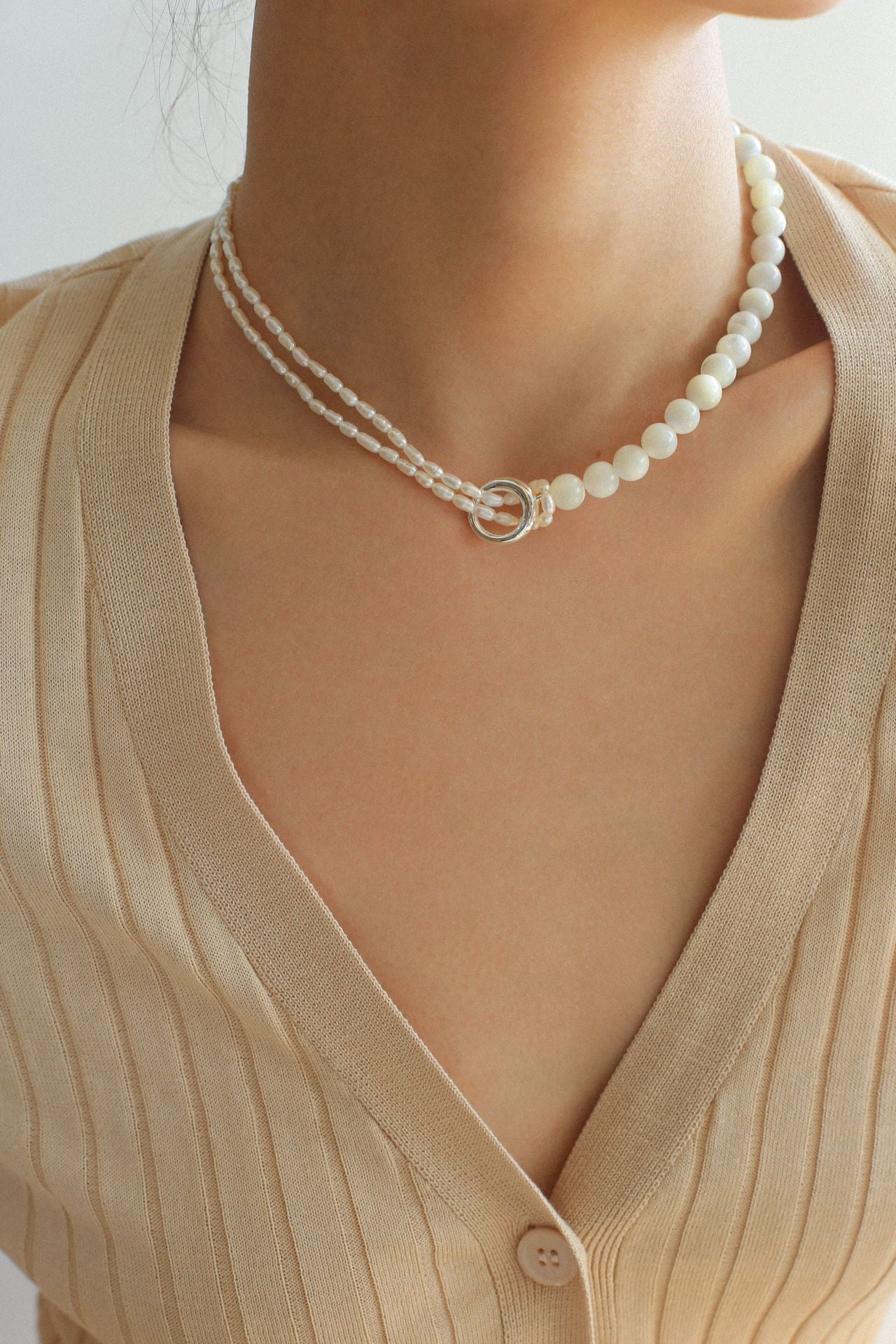 Millet Pearl and White Mother - of - Pearl Beaded Choker Necklace - floysun