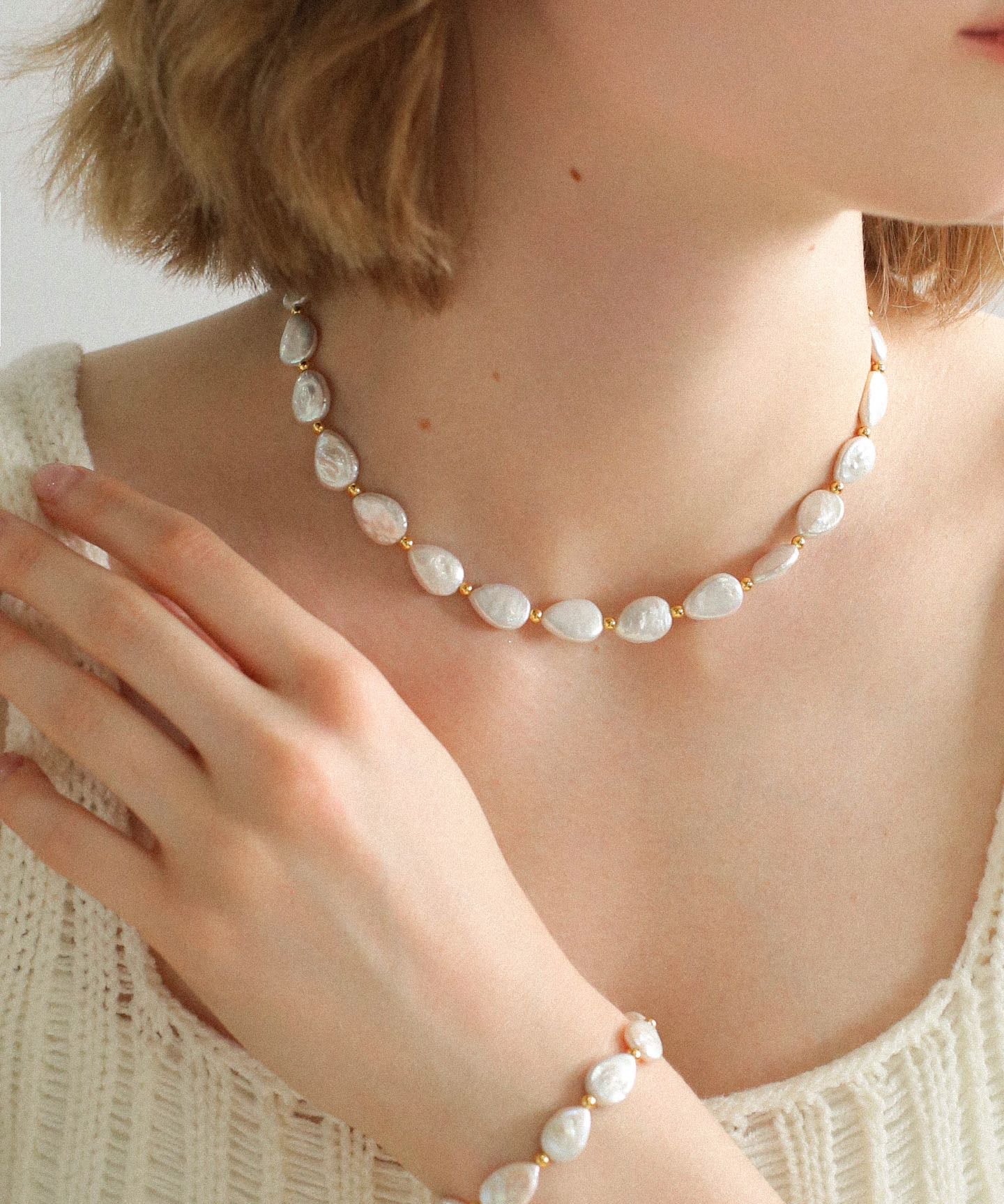 Mini Gold Bead and Teardrop Baroque Pearl Necklace - floysun