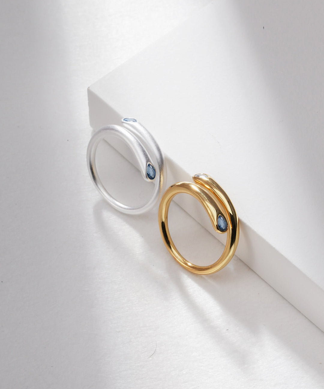 Minimalist Line Sapphire Ring - floysun