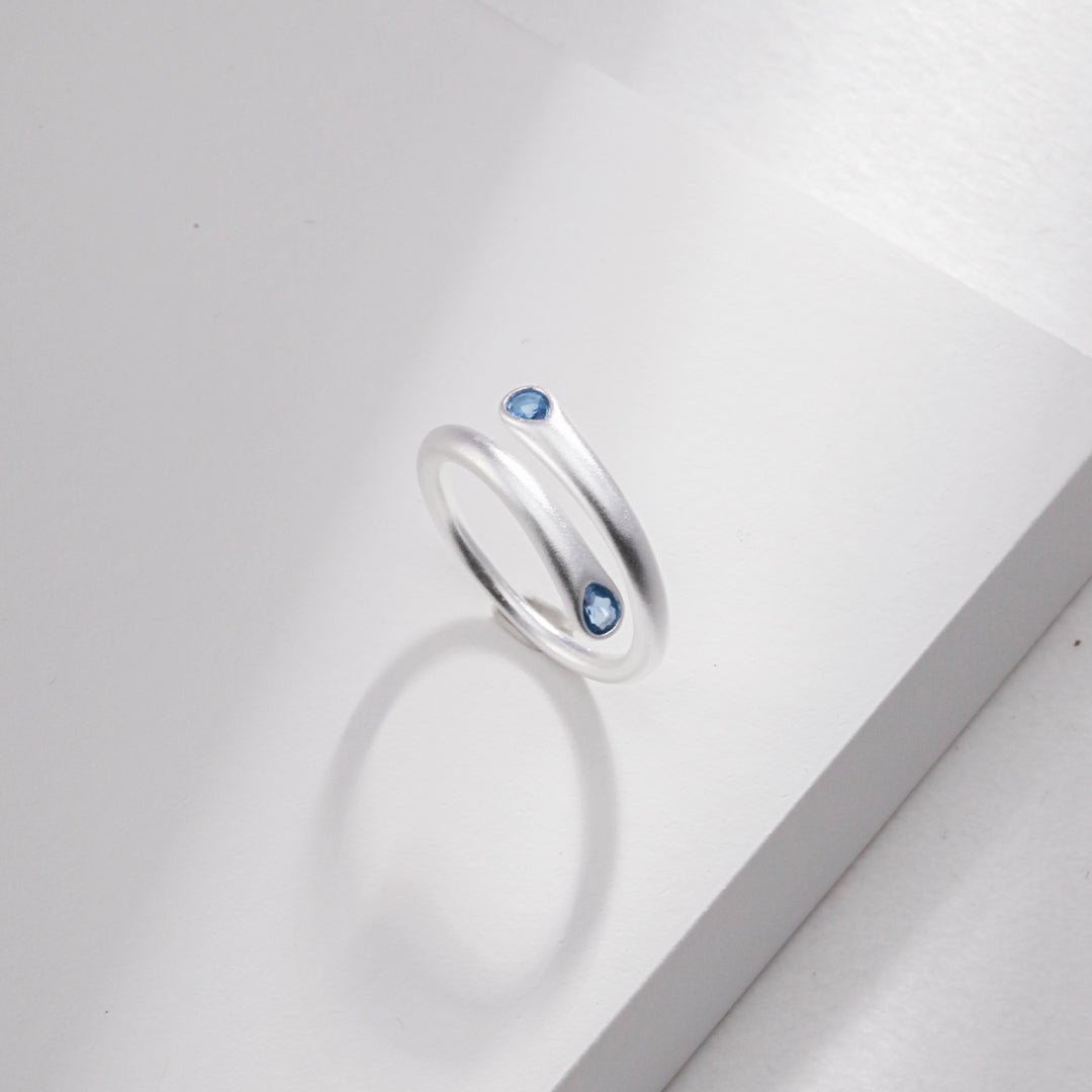 Minimalist Line Sapphire Ring - floysun