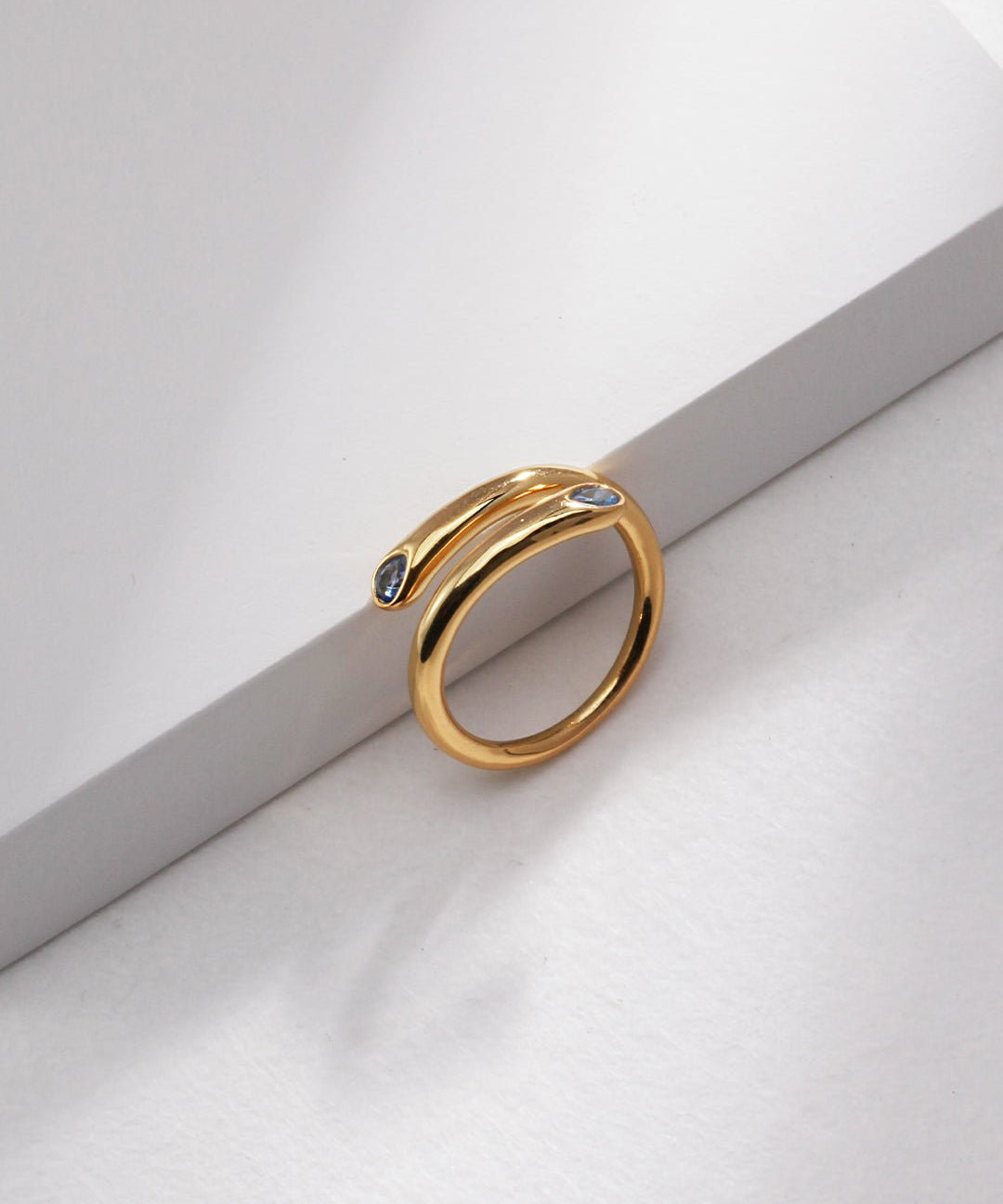 Minimalist Line Sapphire Ring - floysun