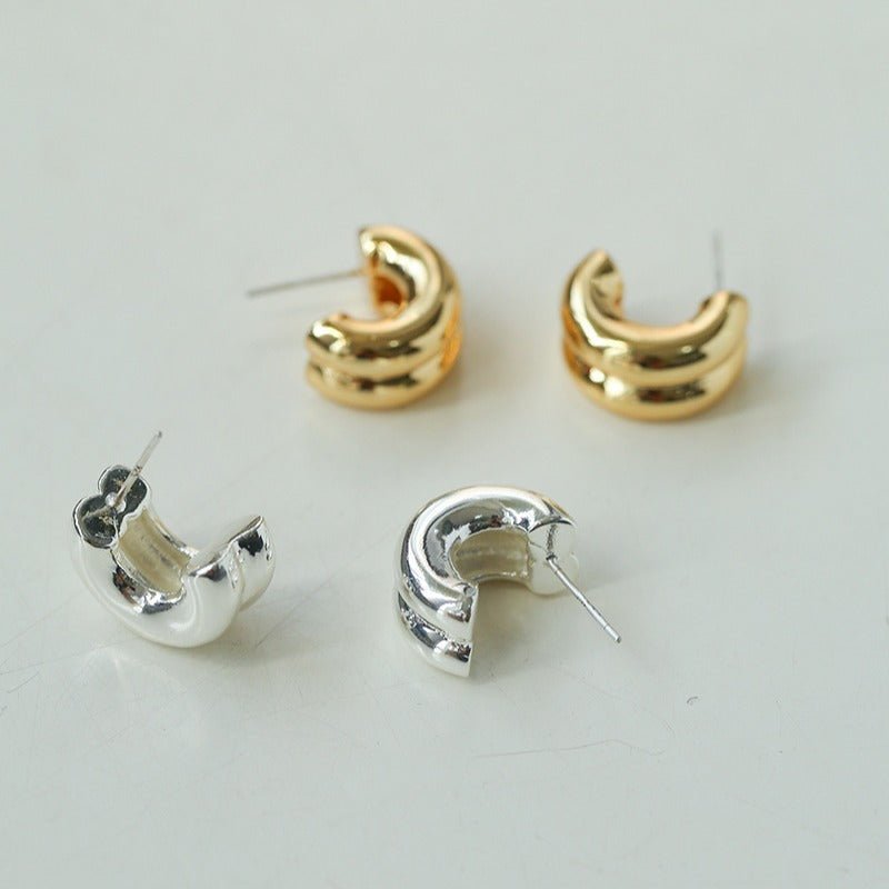 Minimalist Metal Double C Huggie Earrings - floysun