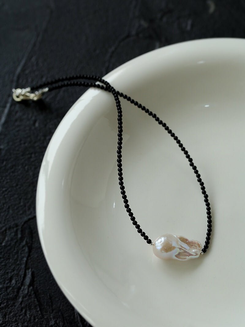 Minimalist Modern Baroque Pearl Black Onyx Beaded Necklace - floysun