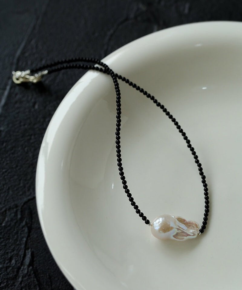 Minimalist Modern Baroque Pearl Black Onyx Beaded Necklace - floysun