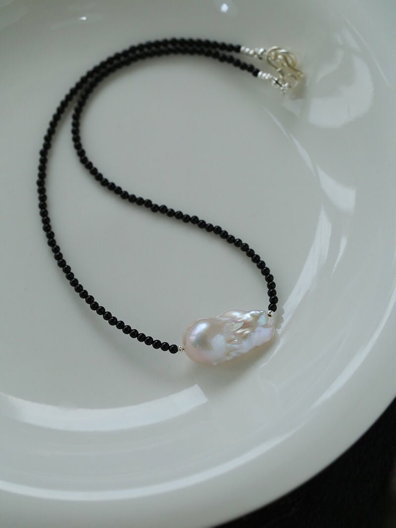 Minimalist Modern Baroque Pearl Black Onyx Beaded Necklace - floysun