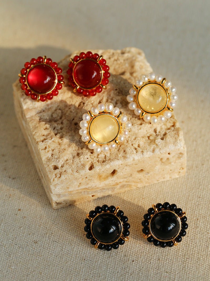 Minimalist Natural White Crystal Pearl Stud Earrings Black & Red Agate Variants - floysun