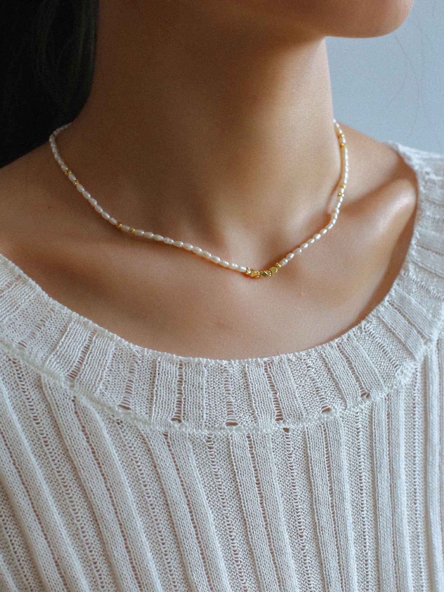 Minimalist Necklace with Small Gold Beads and Rice Pearls - floysun