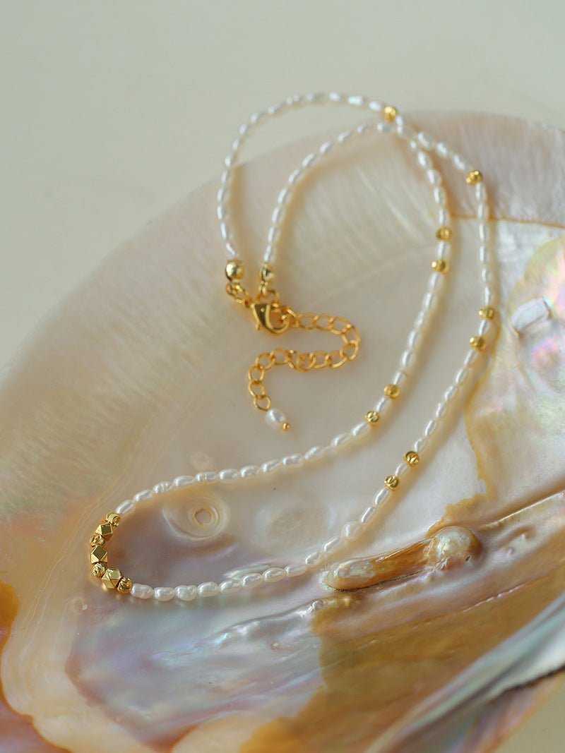 Minimalist Necklace with Small Gold Beads and Rice Pearls - floysun