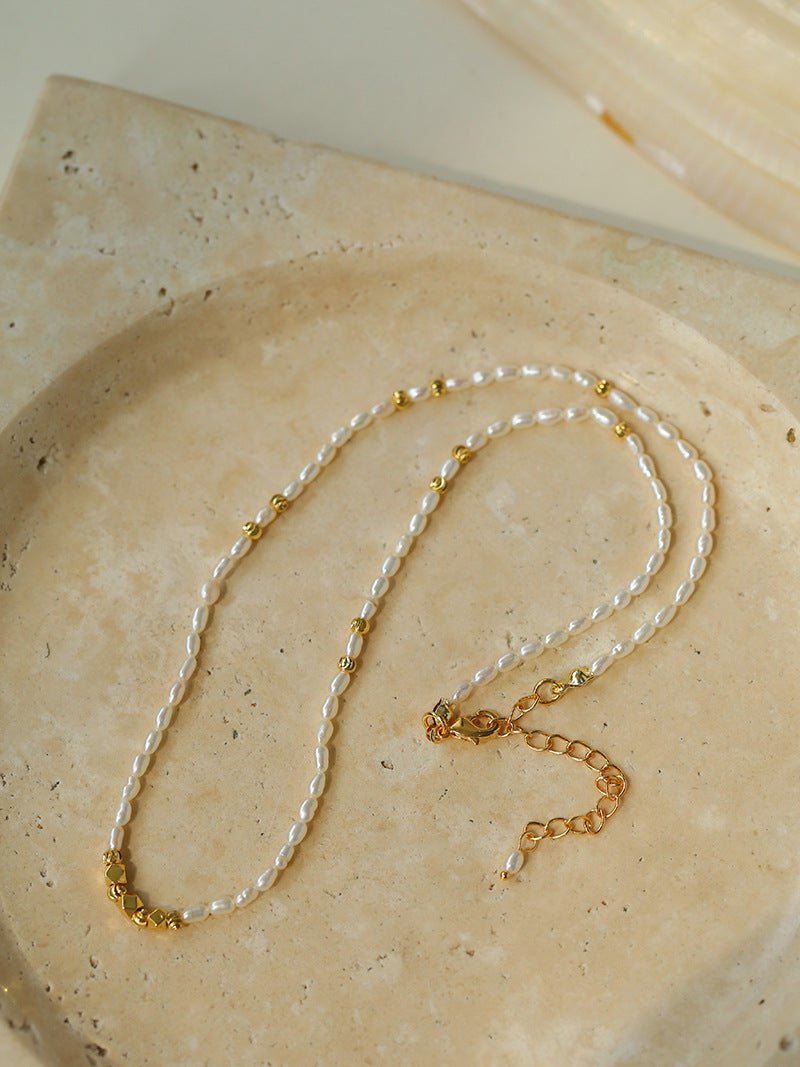 Minimalist Necklace with Small Gold Beads and Rice Pearls - floysun