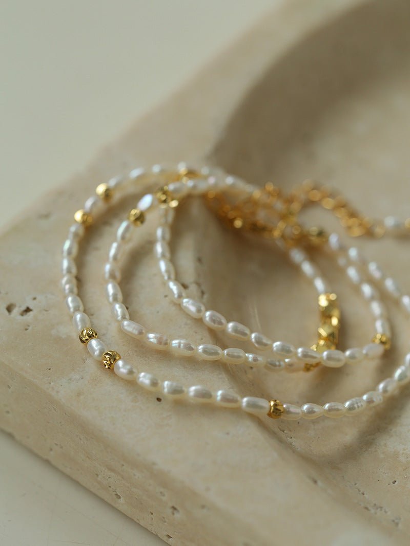 Minimalist Necklace with Small Gold Beads and Rice Pearls - floysun