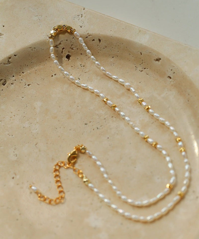 Minimalist Necklace with Small Gold Beads and Rice Pearls - floysun