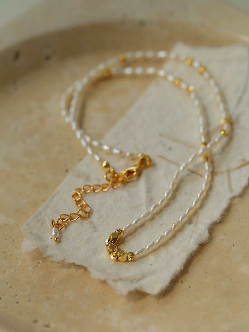 Minimalist Necklace with Small Gold Beads and Rice Pearls - floysun