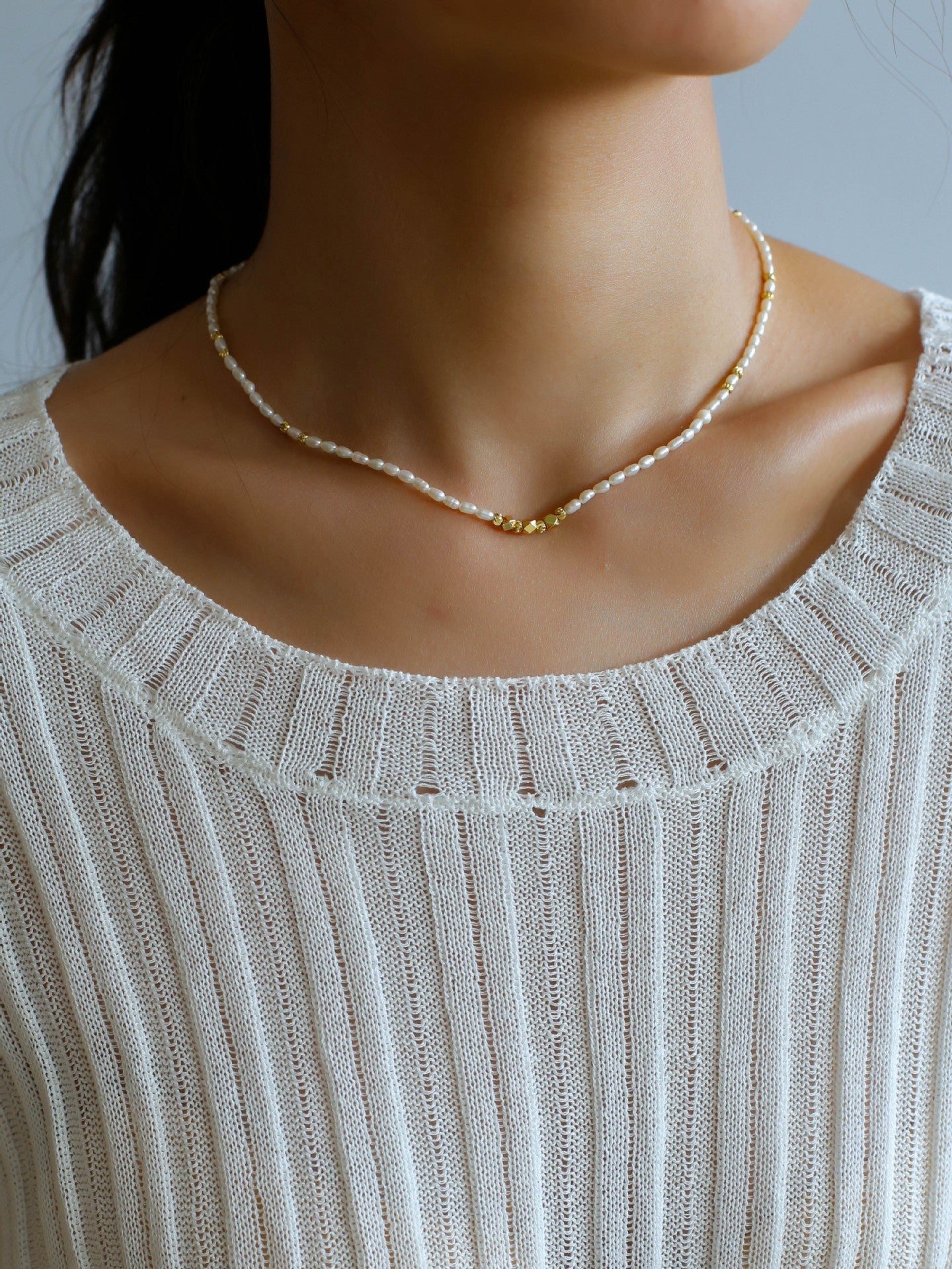 Minimalist Necklace with Small Gold Beads and Rice Pearls - floysun