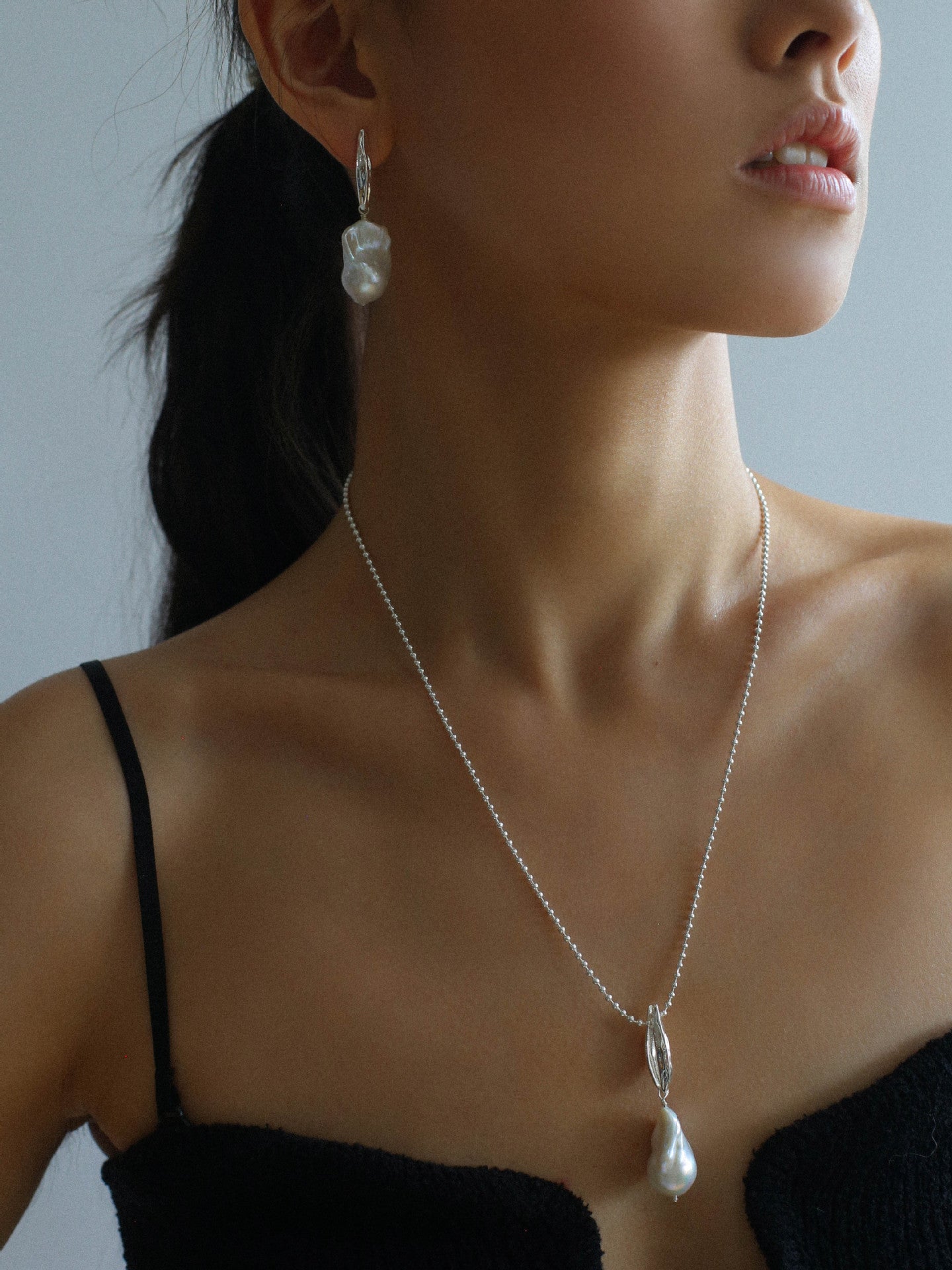 Minimalist Willow Leaf Baroque Pearl Pendant Earrings - floysun