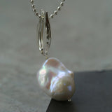 Minimalist Willow Leaf Baroque Pearl Pendant Necklace - floysun