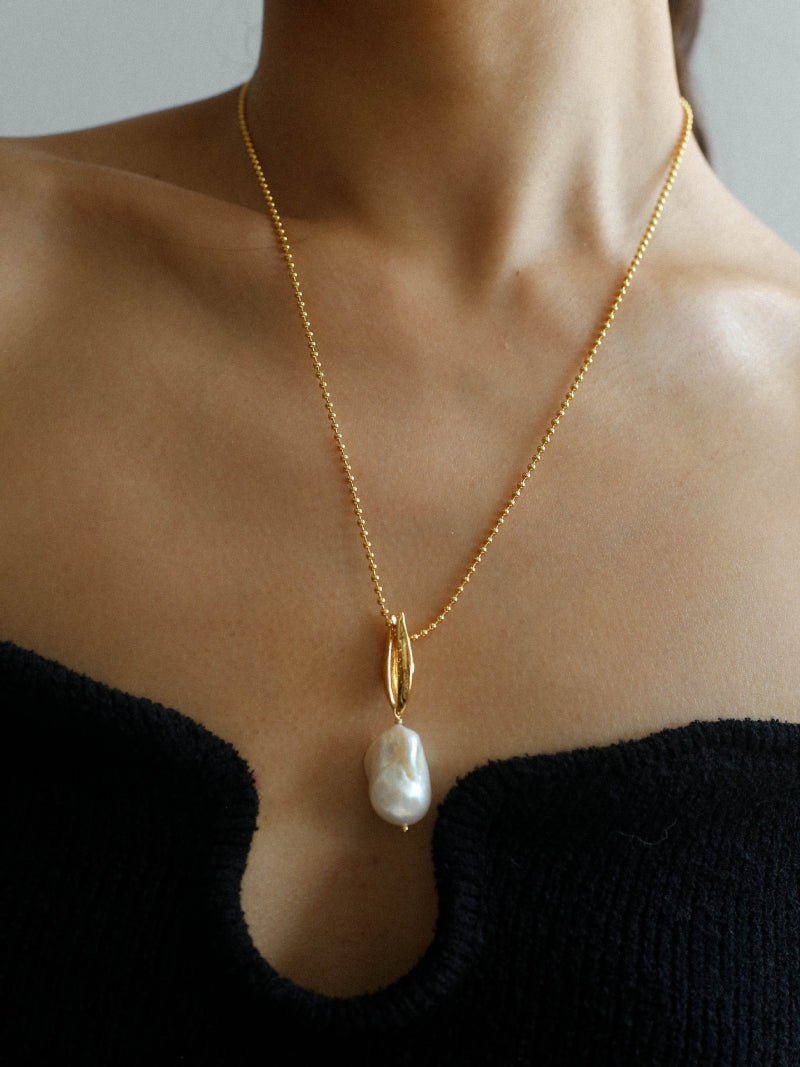 Minimalist Willow Leaf Baroque Pearl Pendant Necklace - floysun