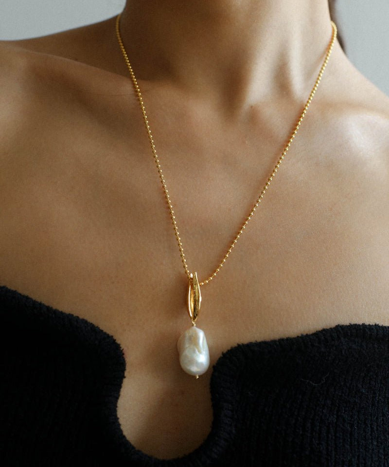 Minimalist Willow Leaf Baroque Pearl Pendant Necklace - floysun