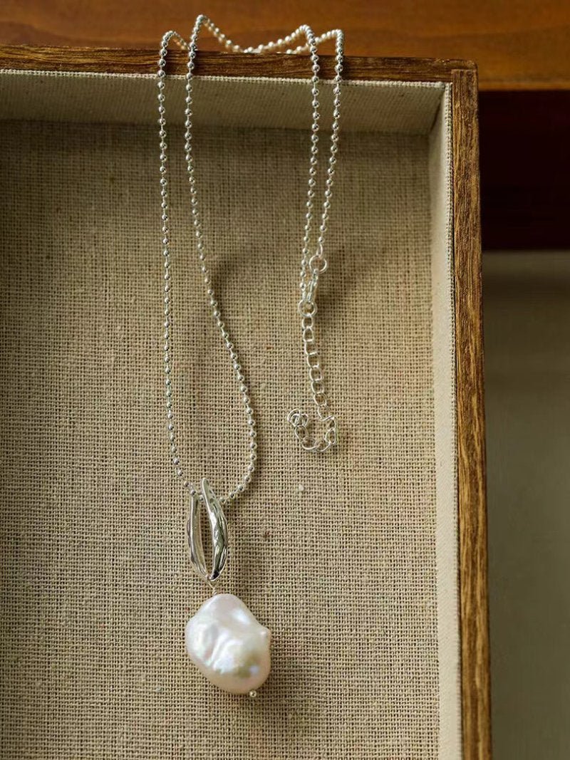 Minimalist Willow Leaf Baroque Pearl Pendant Necklace - floysun