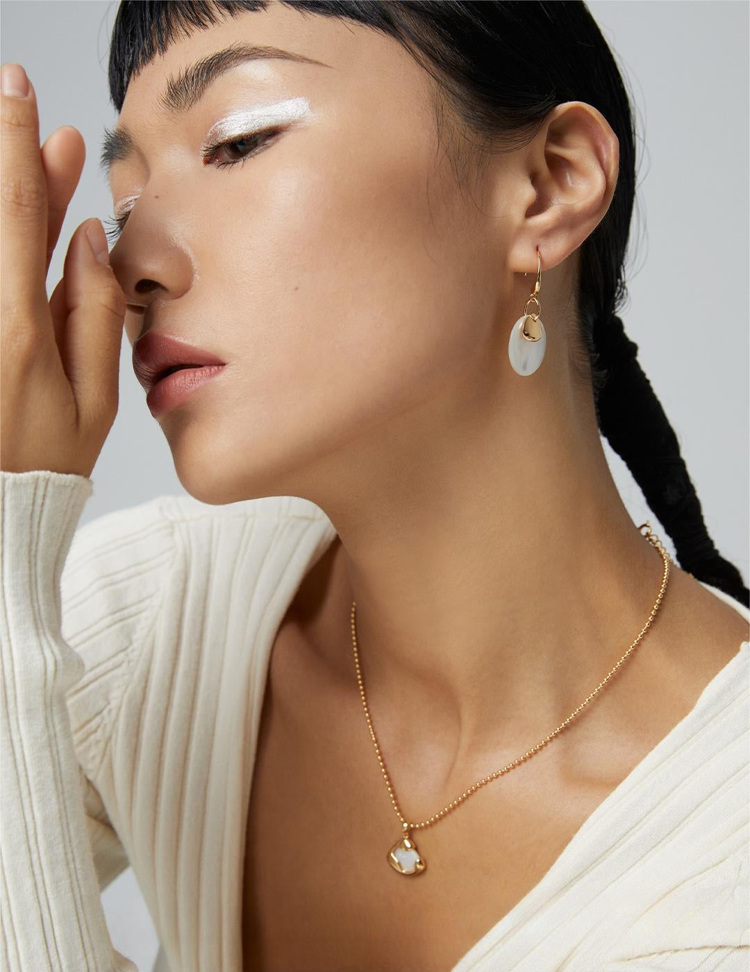 Mother - of - pearl Earrings: Ethereal Elegance - floysun