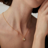 Natural Pearls Inlaid Gold Edge Necklaces - floysun