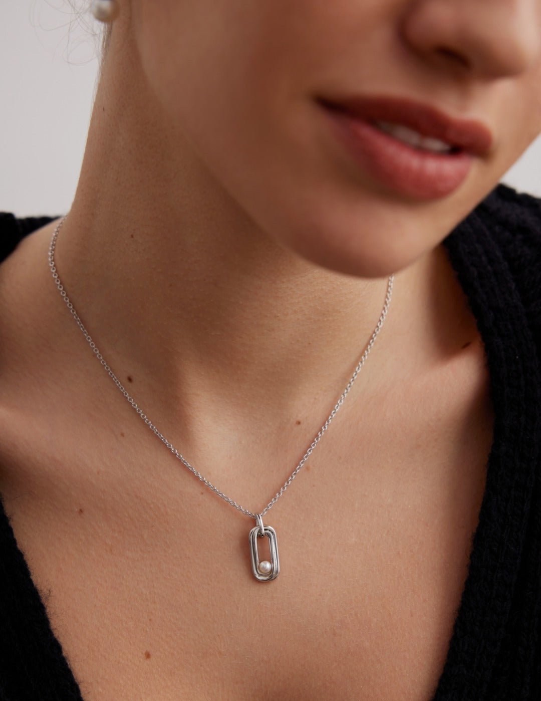 Oval Line Twisted Pearl Pendant Necklace - floysun