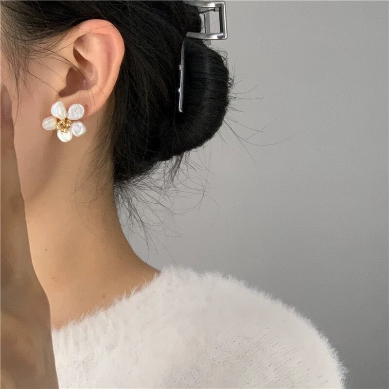 Pearl Floret Stud Earrings - floysun