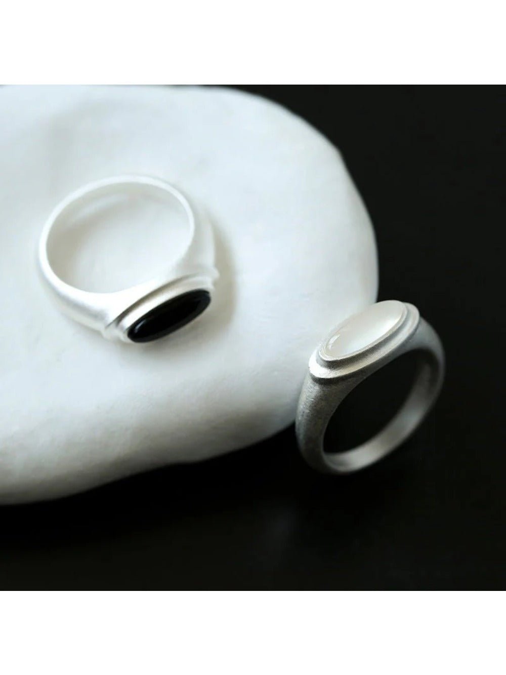 Pure Silver Satellite Ring - White Chalcedony/Black Onyx - floysun