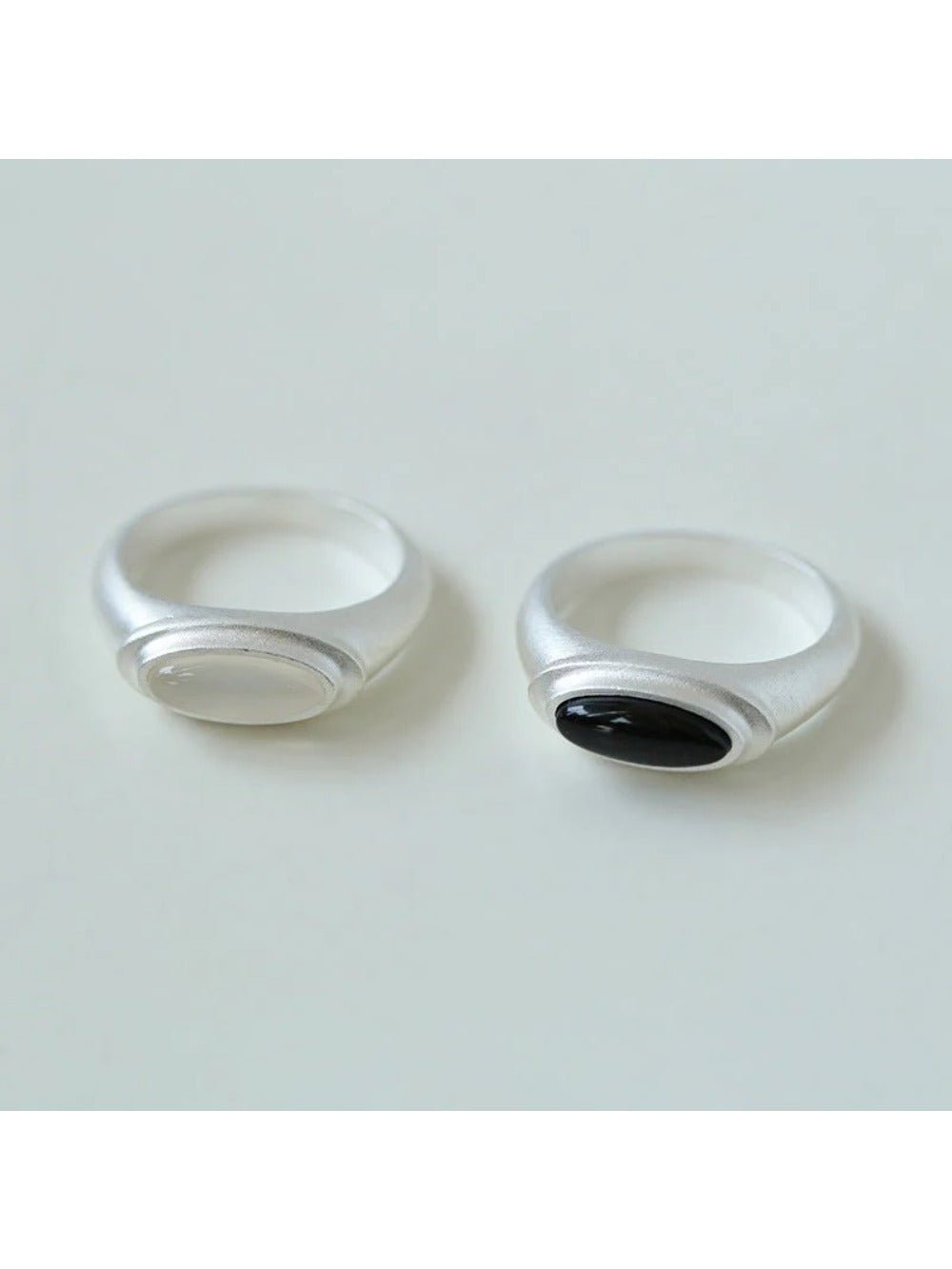 Pure Silver Satellite Ring - White Chalcedony/Black Onyx - floysun