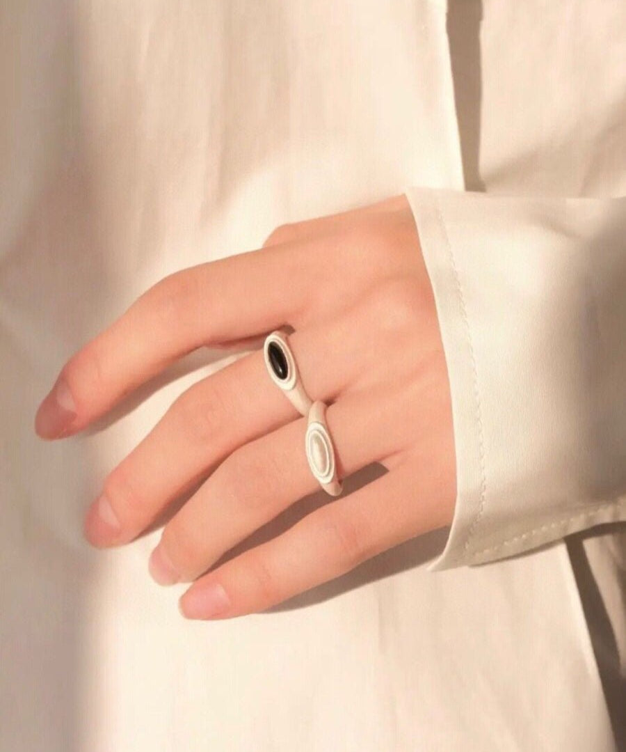 Pure Silver Satellite Ring - White Chalcedony/Black Onyx - floysun