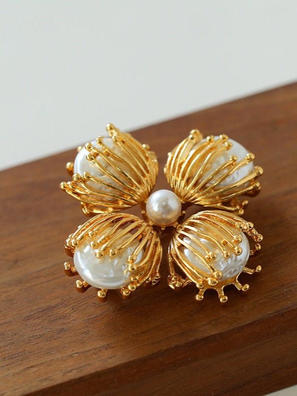 Retro Hollow Stamen Brooch - floysun