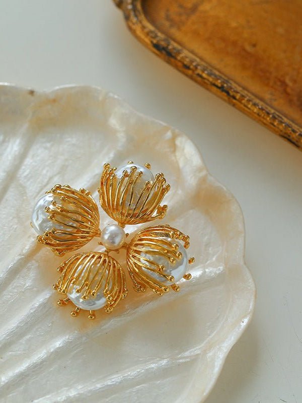 Retro Hollow Stamen Brooch - floysun