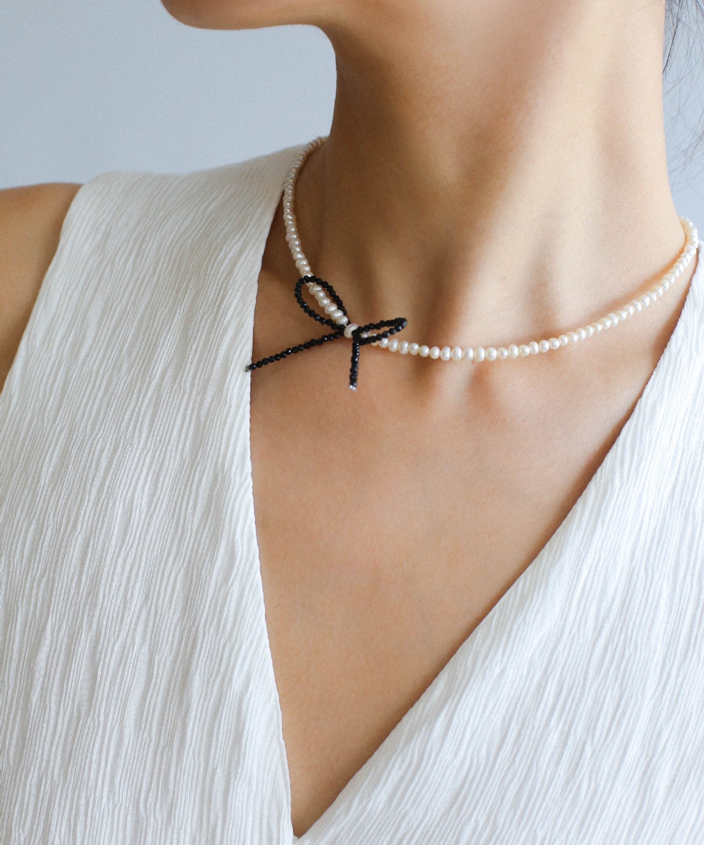 Rice Pearl Clavicle Chain Black Spinel Bow Necklace - floysun