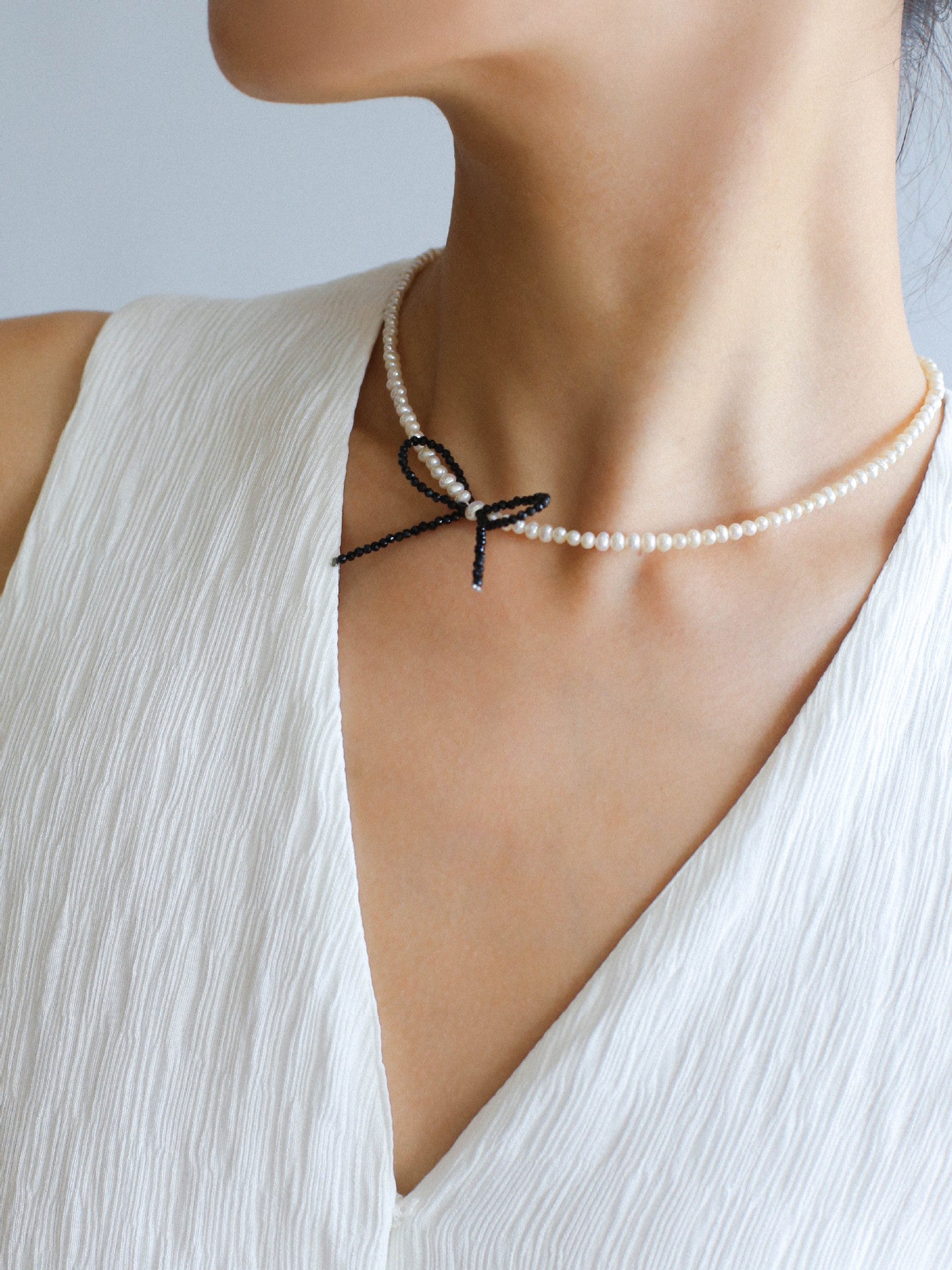 Rice Pearl Clavicle Chain Black Spinel Bow Necklace - floysun