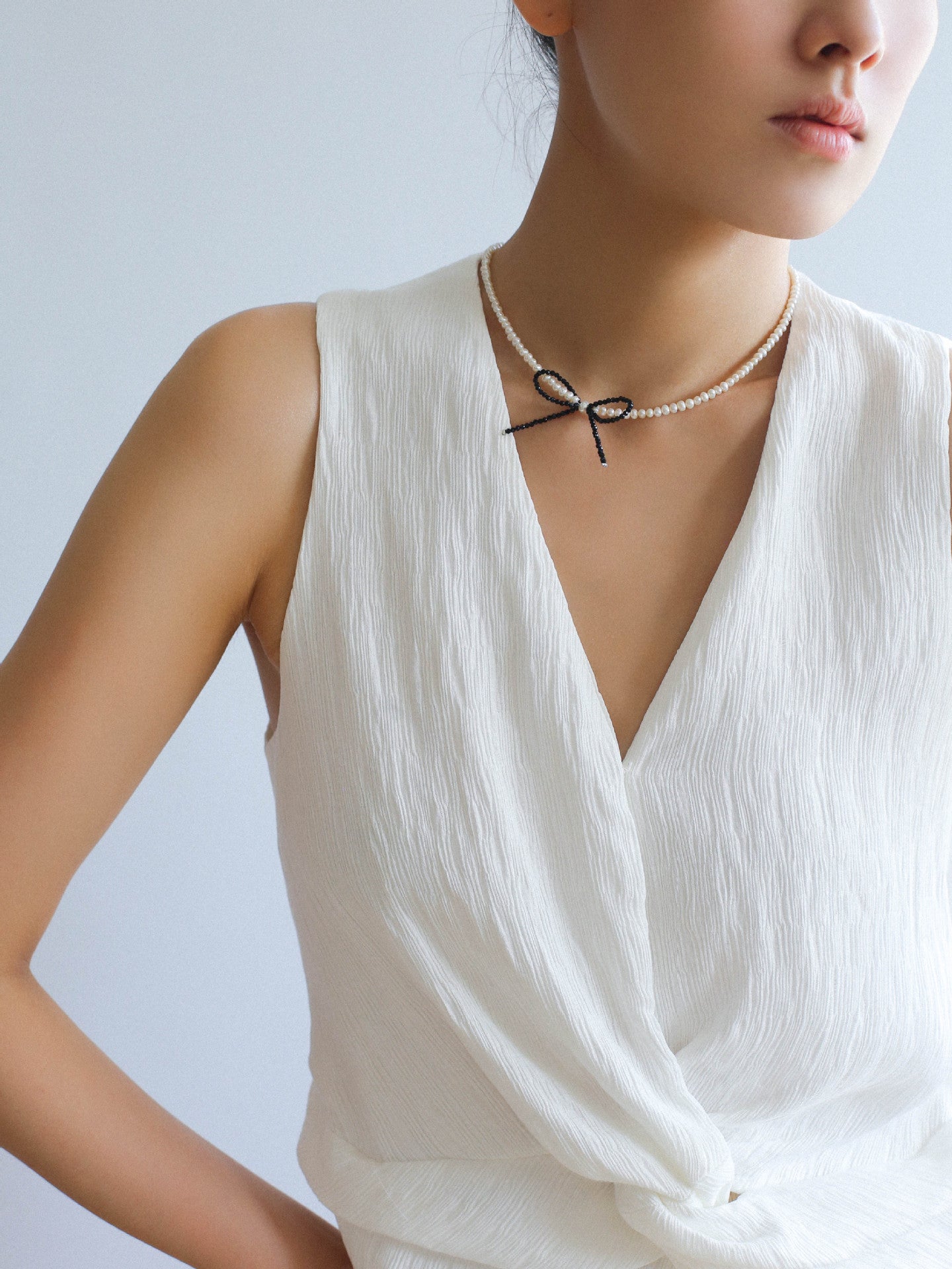 Rice Pearl Clavicle Chain Black Spinel Bow Necklace - floysun