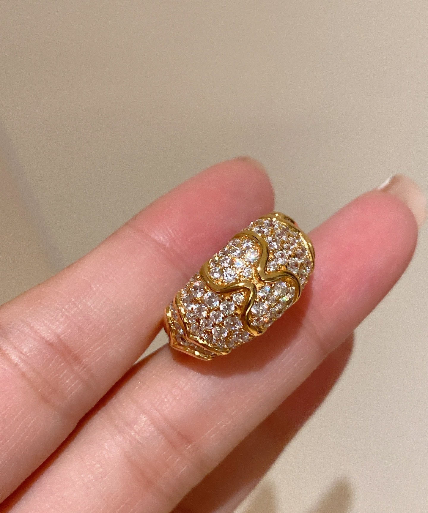 Ripple Pattern Pavé Ring - floysun