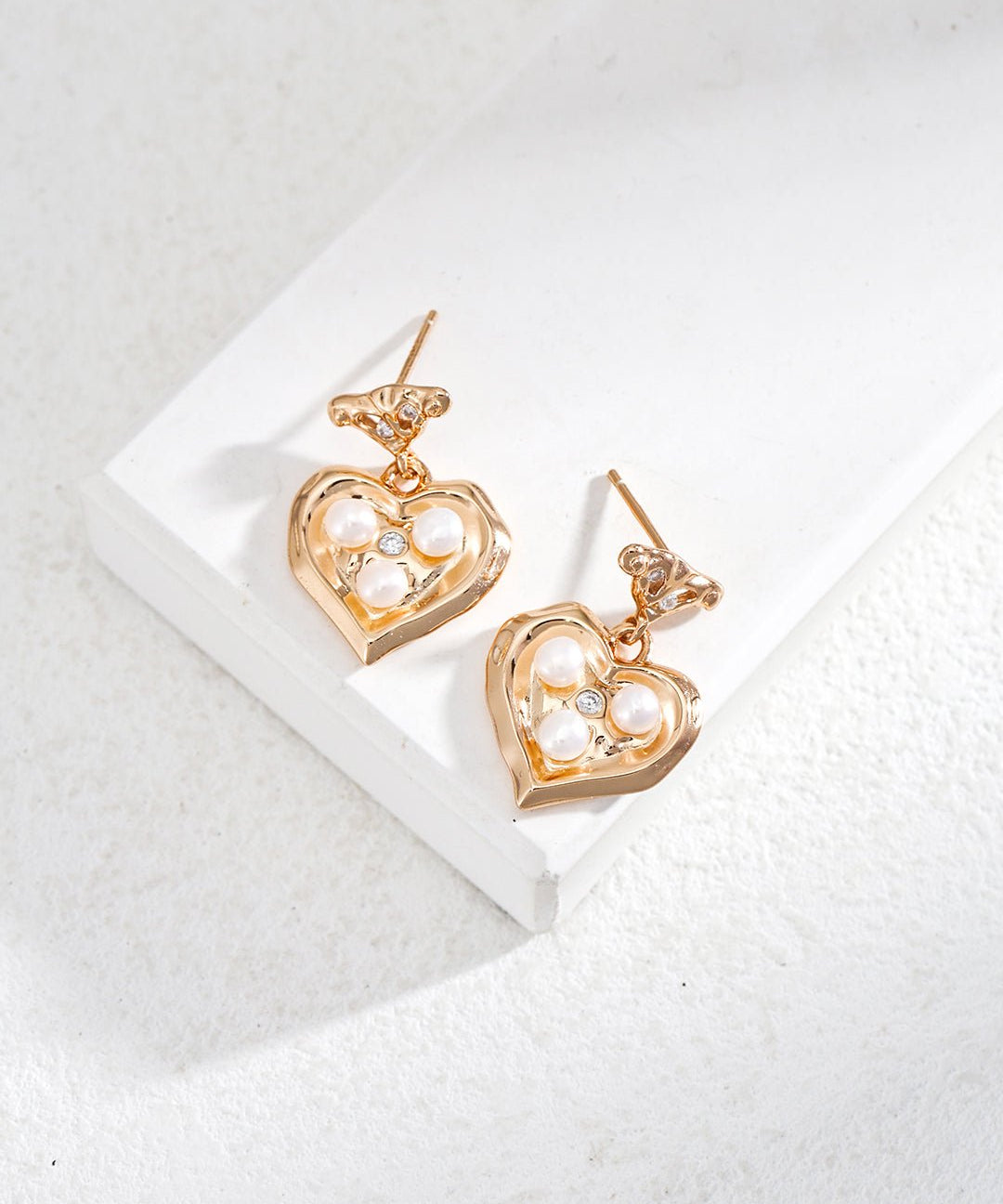 Romantic Poker Heart Golden Pearl Earrings - floysun