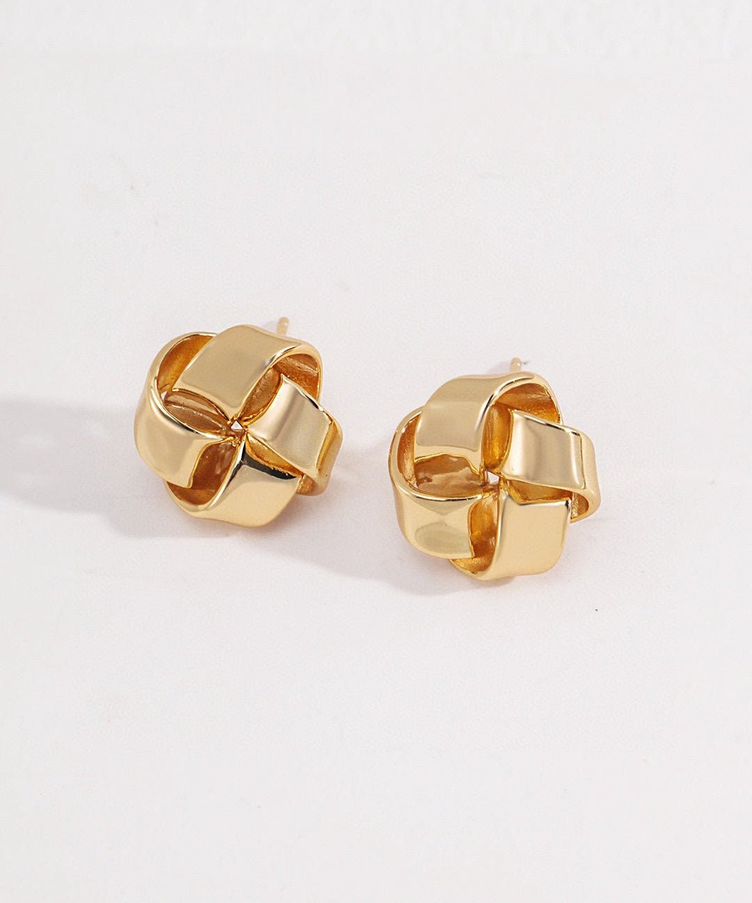 Simple Golden Knot - shaped Earrings - floysun