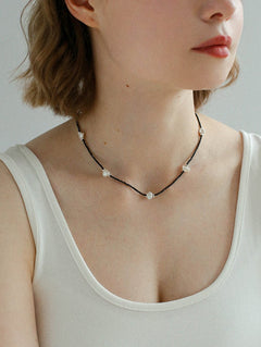 Small Petal Baroque Pearl and Black Spinel Beaded Necklace - floysun